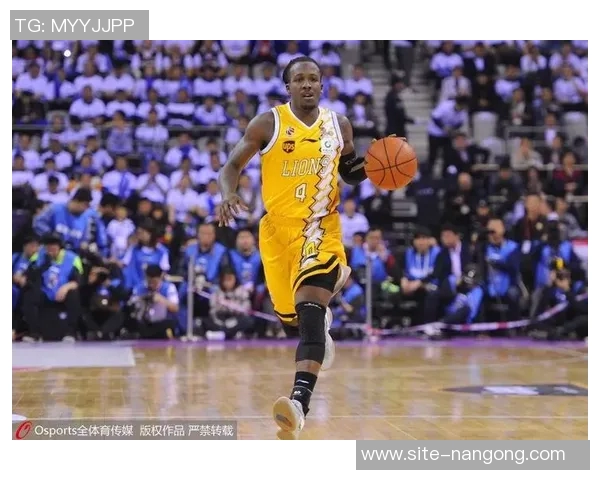 铁观音表现平平克莱全场手感冰凉仅得5分1篮板1助攻