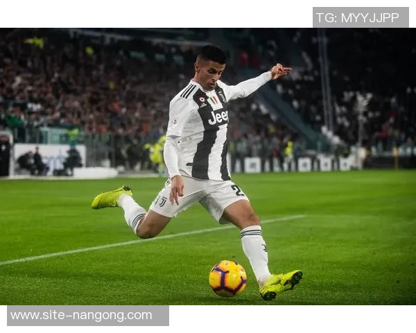 达尼洛重返尤文主场观赛感慨万千未来希望以新身份再回归