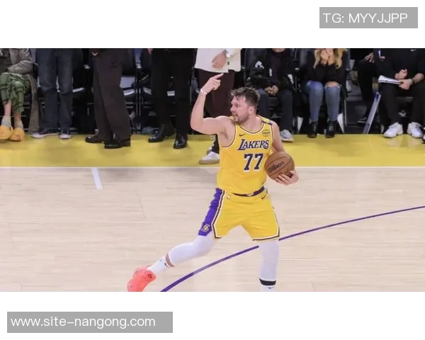 东契奇谈首节表现强调团队配合与分享球的重要性