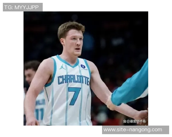 克尼佩尔高效发挥10中7三分5中3助力球队获胜贡献19分7板4助