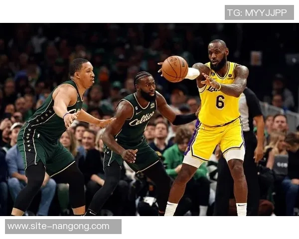 老詹在湖人的价值依旧不容小觑若珍妮选择送走他或许球队会更具竞争力 老詹在湖人的价值依旧不容小觑若珍妮选择送走他或许球队会更具竞争力